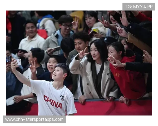 女篮姑娘用微笑面对所有困难——坚韧之路上的青春旋律